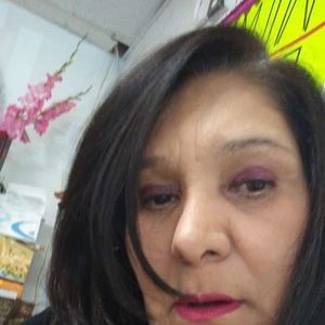 Meet your Posher, Leticia